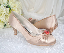 Load image into Gallery viewer, Kitty | Gold | 6cm Heel
