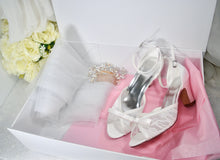 Load image into Gallery viewer, Luxury Wedding Veil Storage Box | Gift Box | Bridal Accessory Keepsake

