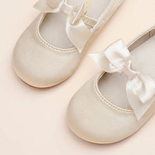 Load image into Gallery viewer, Satin Flower Girl Shoes
