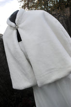 Load image into Gallery viewer, Fur Bridal Cape