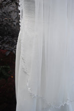Load image into Gallery viewer, Leaf Detailed Veil | White or Ivory | 100 - 300cm