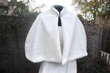 Load image into Gallery viewer, Fur Bridal Cape