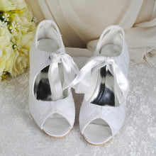 Load image into Gallery viewer, Lace Wedge Heel Shoes