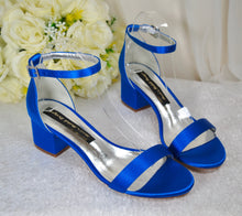 Load image into Gallery viewer, Satin Block Heel Sandals