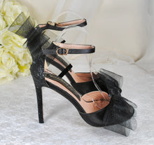 Load image into Gallery viewer, Large Bow Heels | Black or White