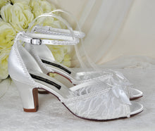 Load image into Gallery viewer, Pearl &amp; Lace Block Heels
