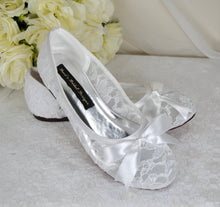 Load image into Gallery viewer, Lace Flats | Ivory or White