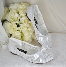 Load image into Gallery viewer, Lace Flats | Ivory or White