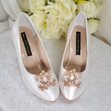 Load image into Gallery viewer, Pearl & Rhinestone Gold Clips