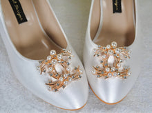 Load image into Gallery viewer, Pearl & Rhinestone Gold Clips