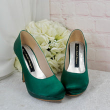 Load image into Gallery viewer, Emerald Green Satin Round Toe Heels - UK3 - Ready to Dispatch
