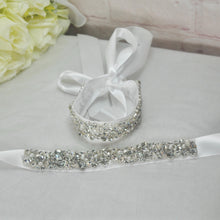 Load image into Gallery viewer, Elegant Pearl and Rhinestone Ankle Straps, Wedding Shoes Accessories, Bridal Shoes Straps, Bridesmaids Accessories
