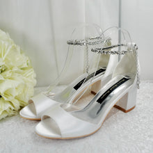 Load image into Gallery viewer, Ivory Block Heel Bridal Shoes - UK5 - Ready to Dispatch
