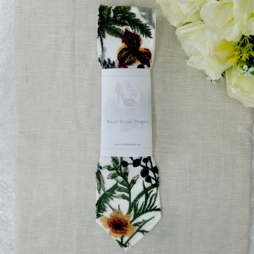 Wildflower Flower Mens Tie, Embroidered Wildflower Necktie, Floral Tie for Groom, Groomsmen, Flower Ties, White Bridal Tie