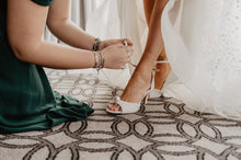 Load image into Gallery viewer, Pearl Bridal Sandals, Mid-Heel Ivory Wedding Shoes •UK9/US11
