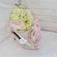 Load image into Gallery viewer, Pink Fascinator Hat and Clutch Bag Set: Floral Embroidered Bridal Hatinator
