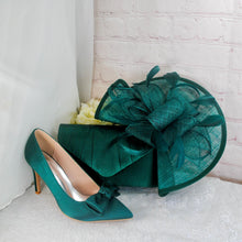 Load image into Gallery viewer, Handmade Emerald Green Satin Bridal Set: Heels, Clutch &amp; Fascinator
