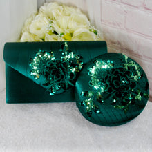 Load image into Gallery viewer, Emerald Green Satin Bridal Set: Handmade Heels, Clutch, Fascinator
