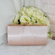 Load image into Gallery viewer, Nude Satin Bridal Set: Handmade Heels, Clutch Bag, Fascinator
