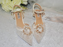 Load image into Gallery viewer, Gold Pearl &amp; Crystal Bridal Shoe Clips – Wedding Shoe Jewellery
