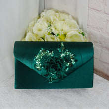 Load image into Gallery viewer, Emerald Green Satin Bridal Set: Handmade Heels, Clutch, Fascinator
