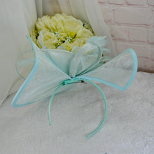 Load image into Gallery viewer, Mint Green Satin Clutch Bag and Fascinator Set
