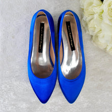 Load image into Gallery viewer, Black Satin Flat Shoes: Pointed Toe Ballet Flats
