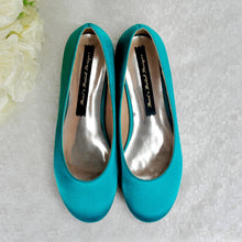 Load image into Gallery viewer, Teal Satin Bridal Set | Handmade Flat Shoes, Clutch Bag &amp; Fascinator
