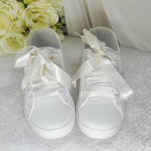 Load image into Gallery viewer, Bride Trainers UK3/US5.5
