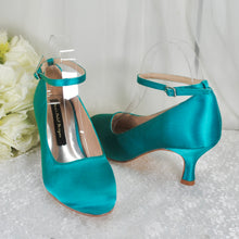 Load image into Gallery viewer, Teal Round Toe Bridal Shoes – UK 4 – Ready to Dispatch
