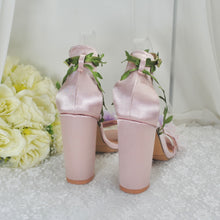 Load image into Gallery viewer, Pink 3D Flower Block Heels
