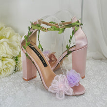 Load image into Gallery viewer, Pink 3D Flower Block Heels
