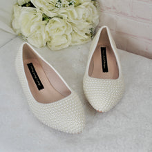 Load image into Gallery viewer, Pearl Flat Shoes

