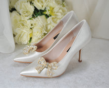 Load image into Gallery viewer, Satin Shoes with Pearl Bow Shoe Clip
