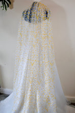 Load image into Gallery viewer, Sunflower Wedding Veil
