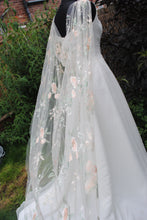 Load image into Gallery viewer, Champagne Floral Wedding Cape
