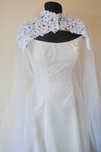 Load image into Gallery viewer, High Neck Lace Wedding Cape
