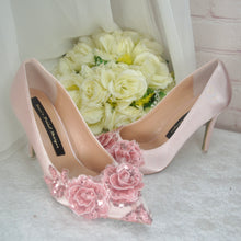 Load image into Gallery viewer, Blush Pink Sparkling Flora Embroidery Heels with Fascinator Hat and Clutch Bag. Matching Bridal Set
