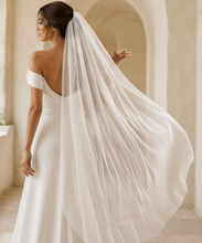 Load image into Gallery viewer, Pleated Wedding Veil with Comb – Simple One-Layer Bridal Veil
