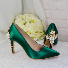 Load image into Gallery viewer, Emerald Green Floral Court Shoes - UK5 - Ready to Dispatch
