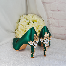 Load image into Gallery viewer, Emerald Green Floral Court Shoes - UK5 - Ready to Dispatch

