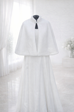 Load image into Gallery viewer, Fur Bridal Cape
