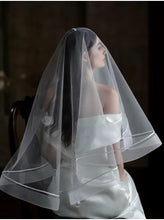 Load image into Gallery viewer, Horsehair wedding veil with comb, 2 Tier
