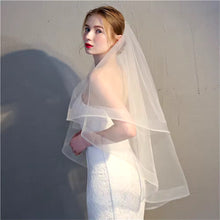 Load image into Gallery viewer, Horsehair wedding veil with comb, 2 Tier
