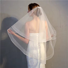 Load image into Gallery viewer, Horsehair wedding veil with comb, 2 Tier
