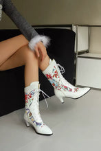 Load image into Gallery viewer, Floral Bridal Boots
