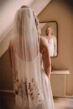 Load image into Gallery viewer, Secret Garden – Finger Tip Embroidered Edge Veil – 100cm
