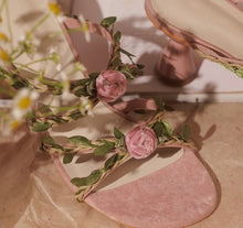 Load image into Gallery viewer, Vintage Rose - Sandals
