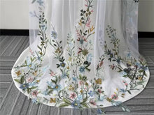 Load image into Gallery viewer, Bridal Veil with Embroidered Flowers and attached comb
