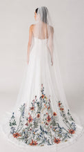 Load image into Gallery viewer, Autumnal embroidered Veil
